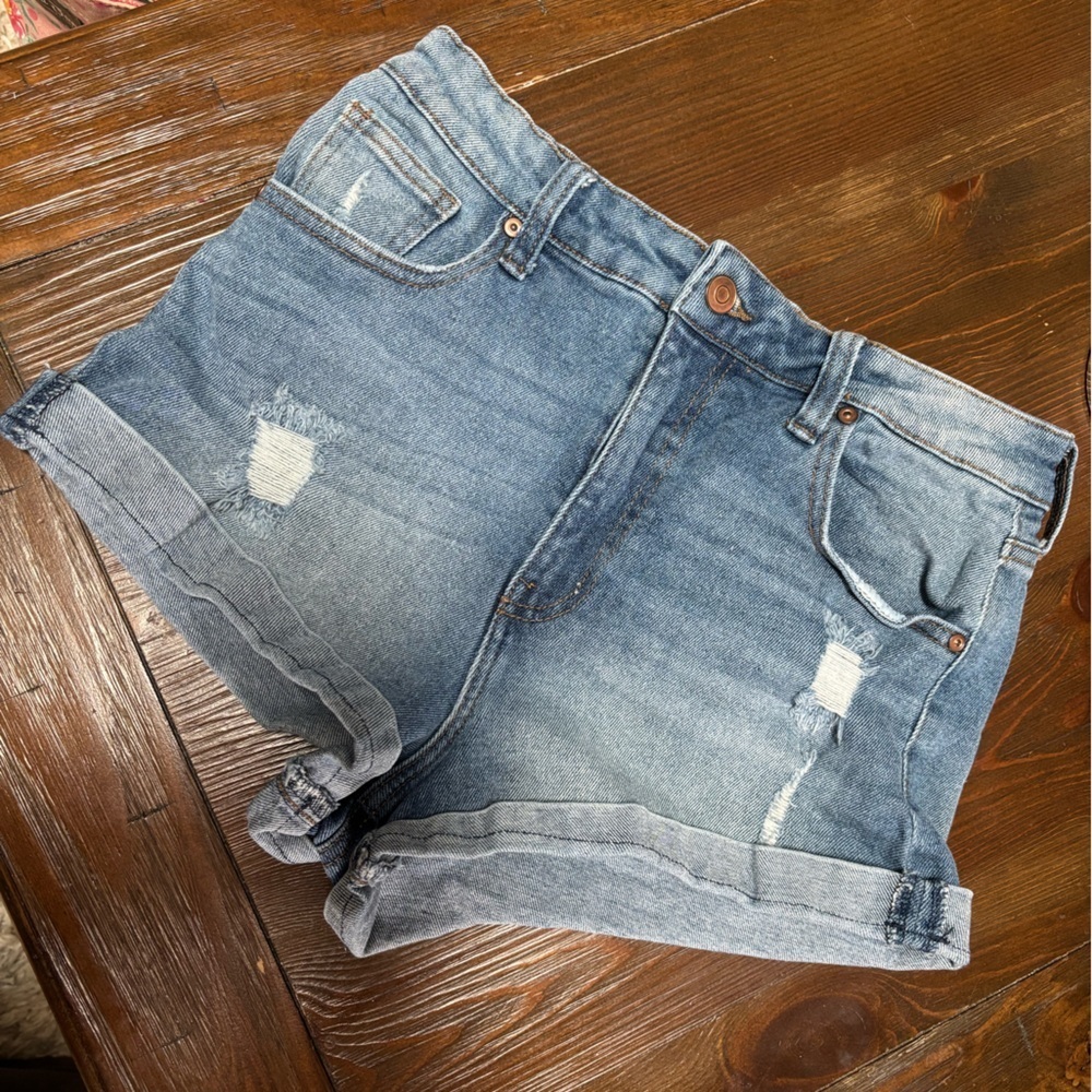 CELEBRITY PINK Distressed Frayed Blue Jean Shorts Size 11/30